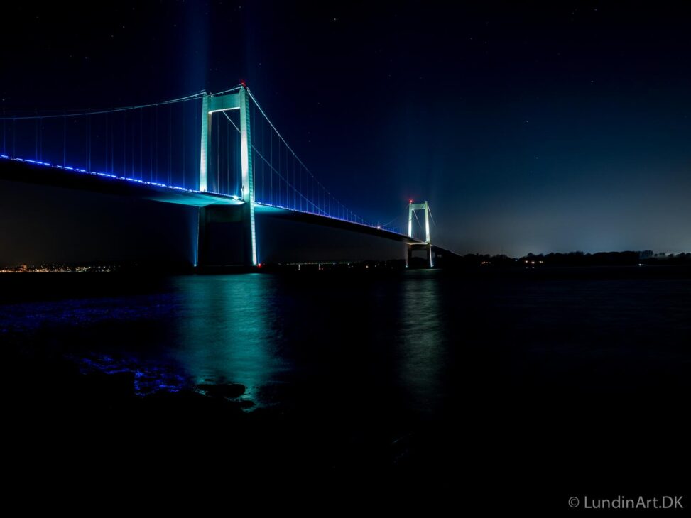 Digital Art,ArtWork,Painting,Kunst,Maleri,Photo,Architecture,Arkitektur,Emergency on the new Little Belt Bridge,Udrykning på den nye Lillebæltsbro,Jens Lundin Art